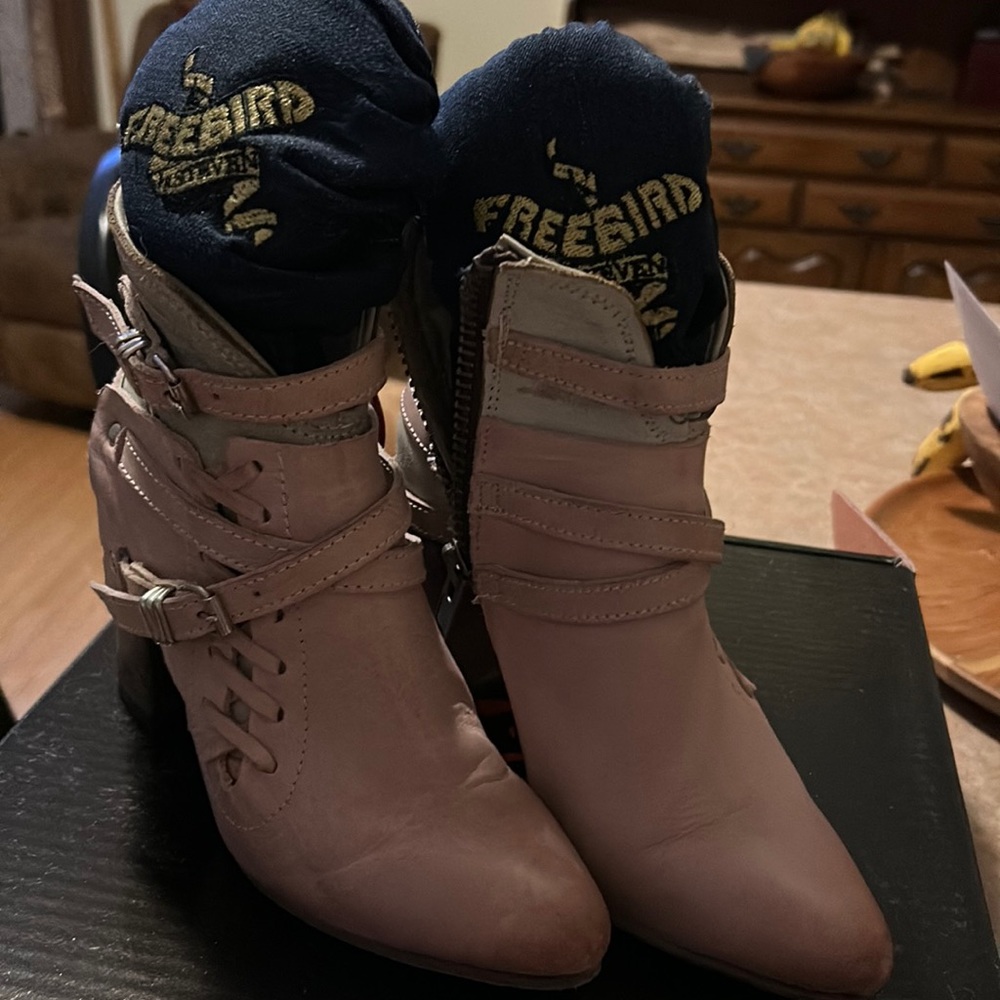 Freebird Jerome blush multi size 6